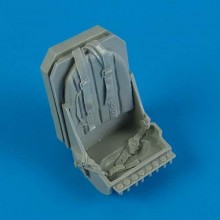 1:32 Spitfire seat with seatbelts