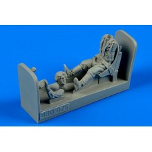 1:48 Russian WWII pilot with seat for P-39 Airacob 