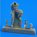 1:48 German WWII Luftwaffe pilot with seat for Bf 109